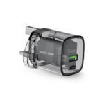 آداپتور شفاف PD 33W گرین لاین، در حال شارژ سریع دستگاه‌های موبایل و تبلت، با طراحی شفاف و سیستم‌های حفاظتی پیشرفته برای ایمنی بیشتر.